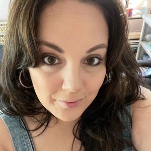 Meet your Posher, Alexandra